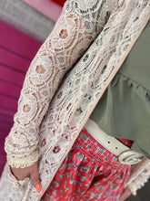 Load image into Gallery viewer, ivory lace Basic Me Kimono, one size
