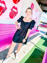 Load image into Gallery viewer, Black sweetheart ruffle dress
