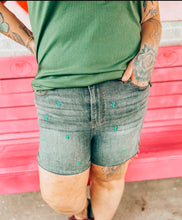 Load image into Gallery viewer, Judy Blue Cactus Shorts 150111
