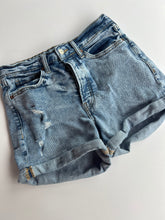 Load image into Gallery viewer, Denim Old Navy Shorts, 6
