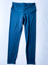 Load image into Gallery viewer, Solid leggings
