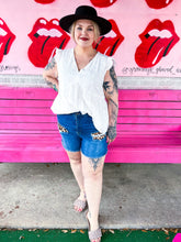 Load image into Gallery viewer, White Andre by Unit Womens Top, 2XL
