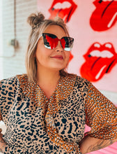 Load image into Gallery viewer, Cat eye sunnies
