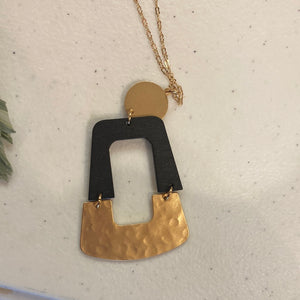Wooden/gold long necklace
