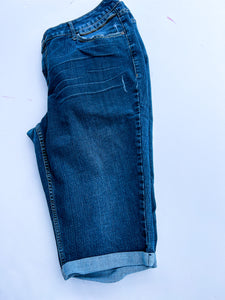 Denim dark wash Ana Capris, 20W