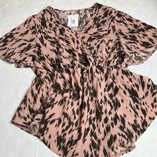 Load image into Gallery viewer, Blush Leopard Shein Womens Top, 1x
