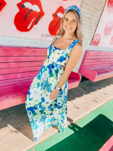 Sleeveless floral maxi dress