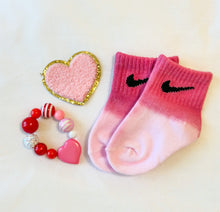 Load image into Gallery viewer, Socks - Chandler
