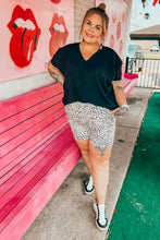 Load image into Gallery viewer, Leopard elastic dress shorts
