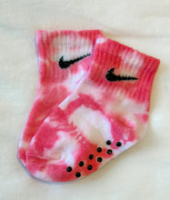 Load image into Gallery viewer, Socks - Chandler
