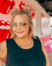 Load image into Gallery viewer, Square Frame Oversized Sunnies
