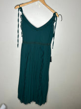 Load image into Gallery viewer, emerald Lulus Womens Dress, Medium
