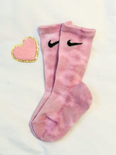 Load image into Gallery viewer, Socks - Chandler
